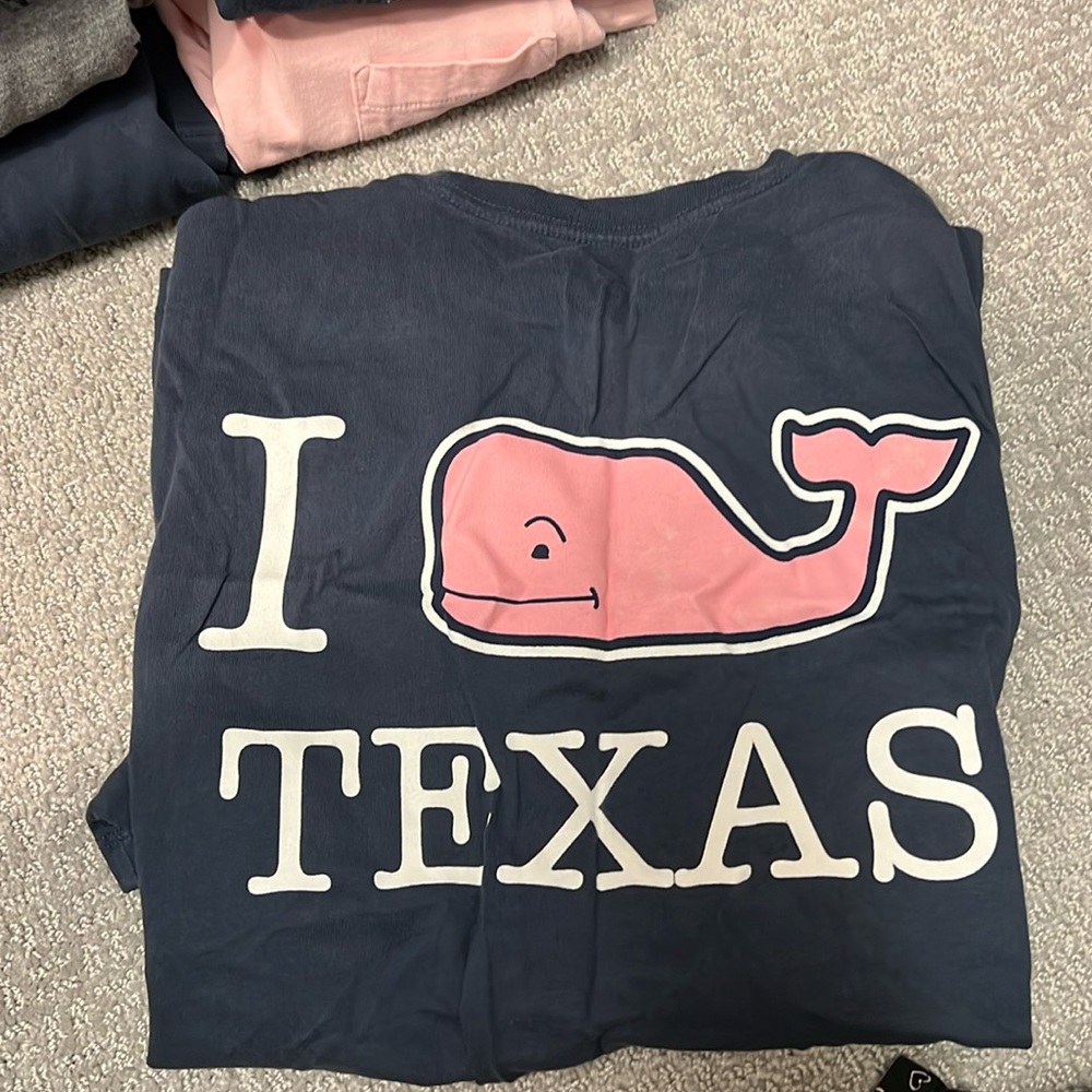 Vineyard Vines “I Whale Texas” Navy Whale T-Shirt (Mens XS/Womens Oversized)